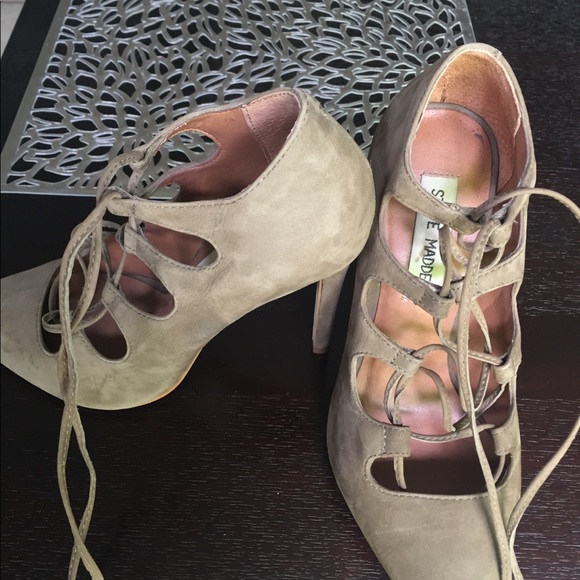 Steve Madden Ballerina Olive Heels 5.5 - Picture 4 of 6